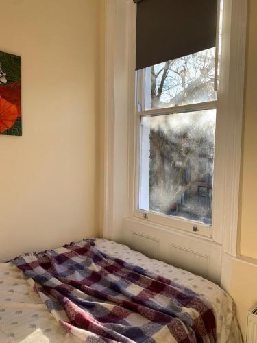 One bedroom newly refurbished flat - Tap to explore photos