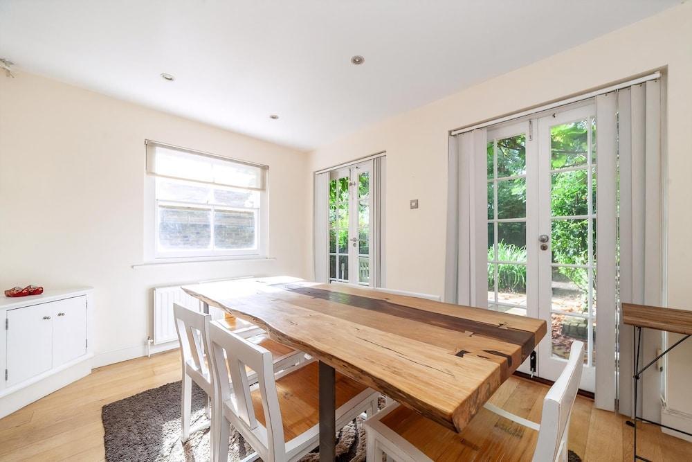 Garden Haven in Maida Vale - Tap to explore photos