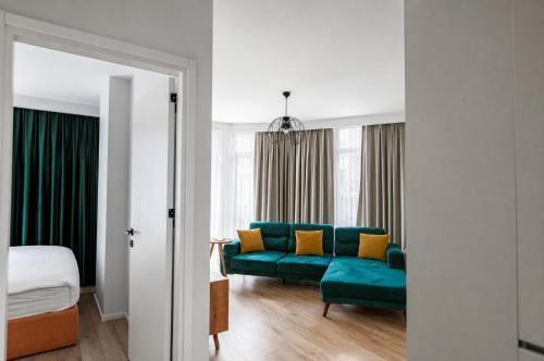 Bird Nest Suites Room Type - Deluxe Double Room with Shower Bird Nest Suites Room Type - Deluxe Double Room with Shower