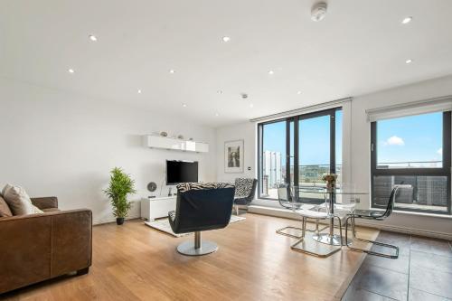 MySquare Camden Serviced Apartments - Tap to explore photos