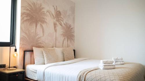 Mitsu Guesthouse, Karon Beach - Tap to explore photos