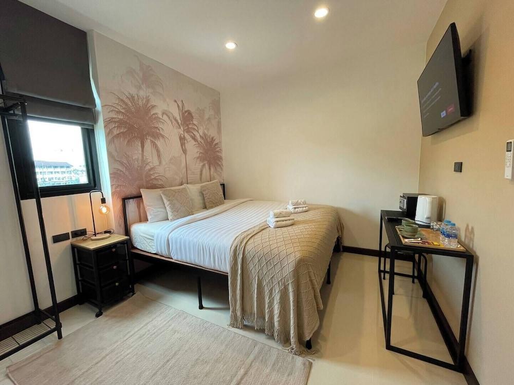 Mitsu Guesthouse, Karon Beach Room Type - Economy Room
