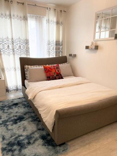 Crescent 2 Bedroom Apartment
