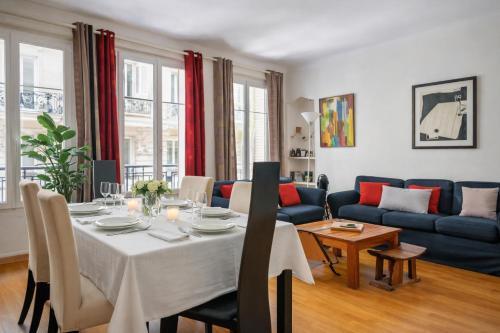 Creative Artist's Retreat in Paris - Tap to explore photos