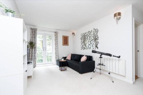 Central London Cosy Apartment with Parking - Tap to explore photos