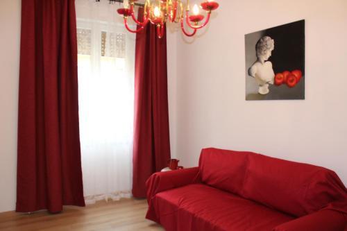 ART APARTMENT VILLA FIORELLI - Tap to explore photos