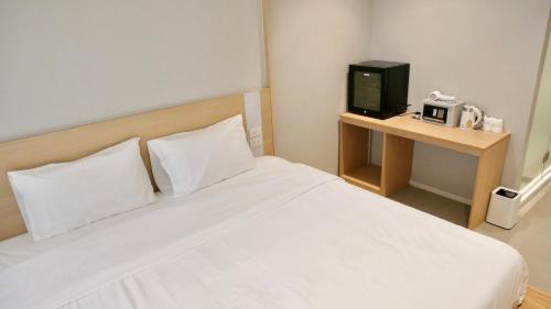 The Staytion Hotel at Sukhumvit - Tap to explore photos