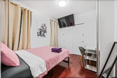 Pinky Pinky 2 Bedroom - Tap to explore photos