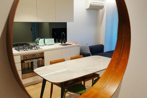 C&S Stay- Melbourne CBD - Tap to explore photos
