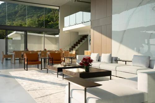 Villa ME Huge and Luxurious villa - Tap to explore photos