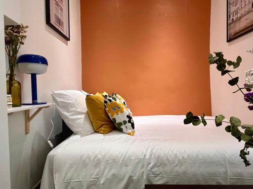 Fully equipped Studio - 2 guests - 3 mins from metro - Tap to explore photos