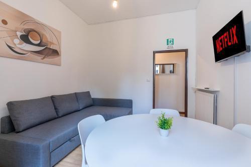 Typical & Cozy Apartment - Testaccio - Trastevere Room Type - Two-Bedroom Apartment Typical & Cozy Apartment - Testaccio - Trastevere Room Type - Two-Bedroom Apartment
