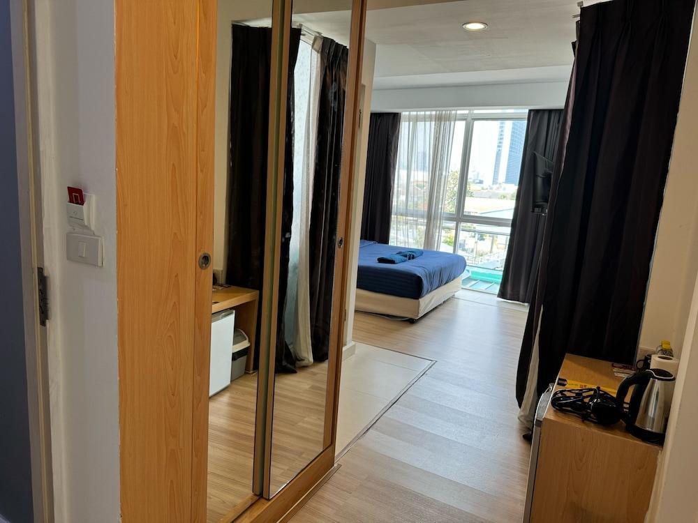 GP House Express Sukhumvit 81 Room Type - Club Double Room, Non Smoking, City View