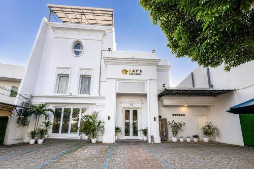 Rays Residence