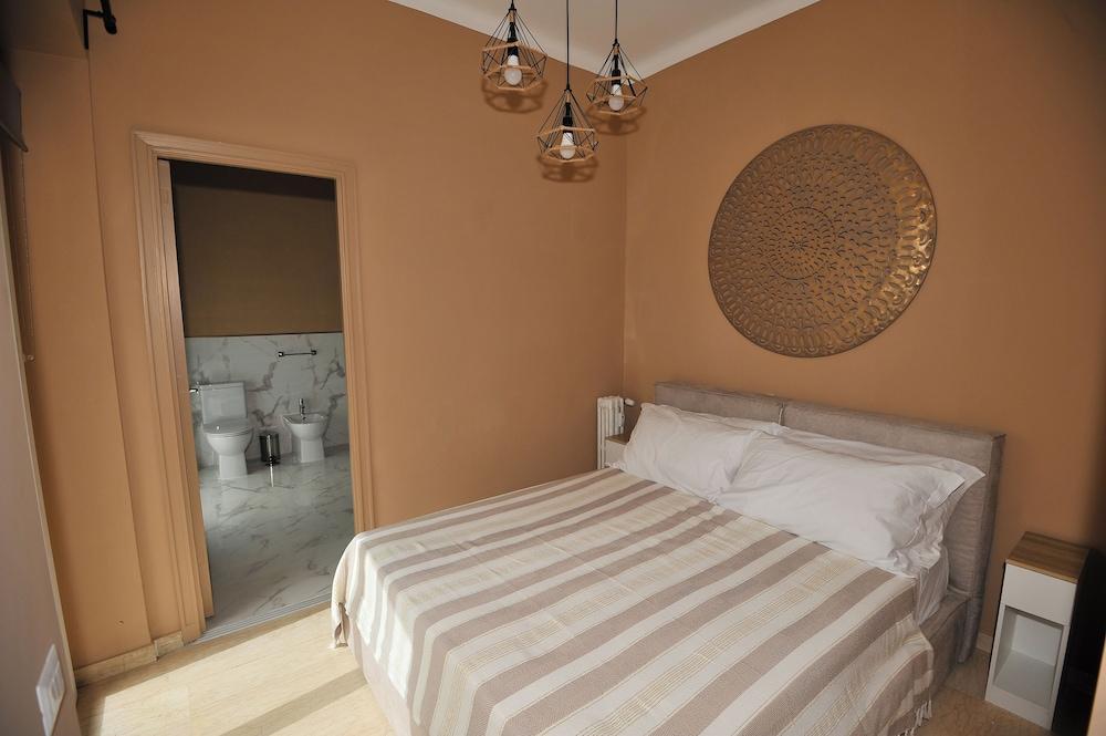 Boutique Suite Valadier - Tap to explore photos