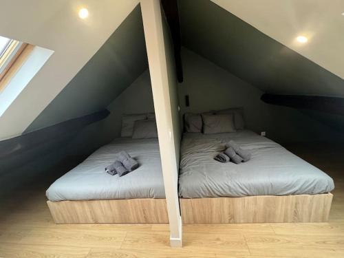 Appartement moderne proche Paris - Tap to explore photos