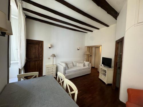 Suite Colonna in Balestrari - Tap to explore photos
