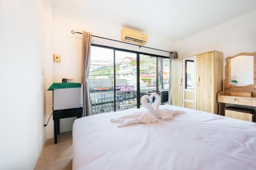 Fora Boutique Hotel - Tap to explore photos