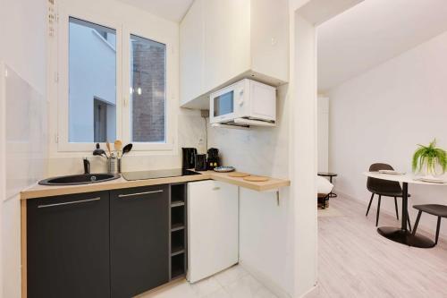 Cocooning Chic Studio in Vincennes - Tap to explore photos