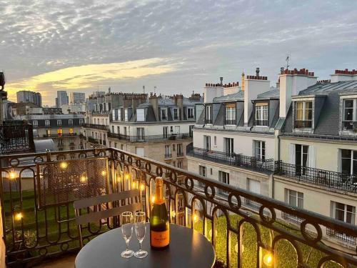 Appartement de charme, terrasse et vue Tour Eiffel
