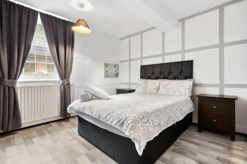 City Center Cozy Double Bedroom In A Great Location - Tap to explore photos