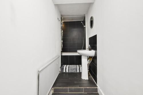 City Center Cozy Double Bedroom In A Great Location - Tap to explore photos