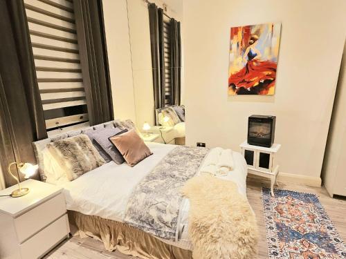 Central London Studio - Private & Fully Equipped - Tap to explore photos