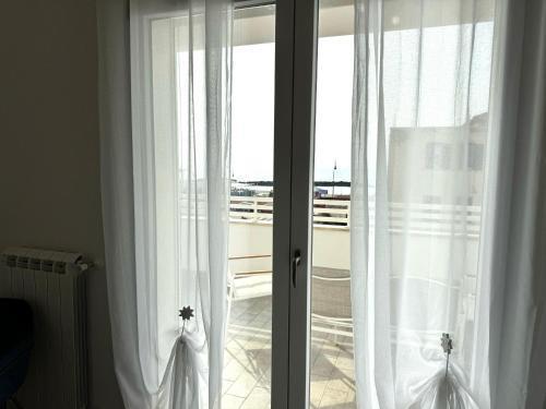 Suites Dreams Fiumicino Mare - Tap to explore photos