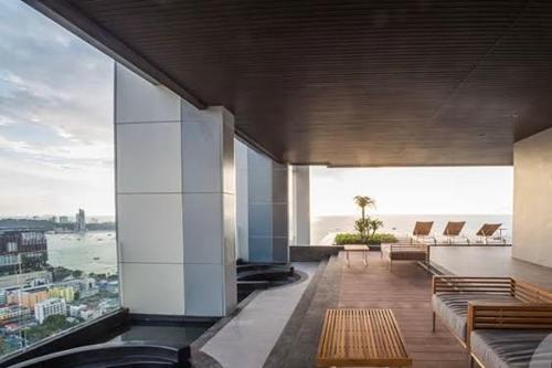 Centric Sea & SeaView Central Pattaya - Tap to explore photos