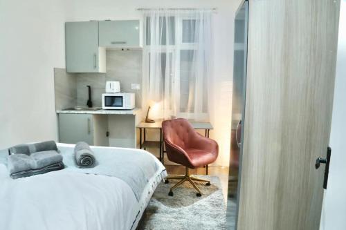Beautiful NW4 Studio - Professional Market - Own Entry Room Type - One-Bedroom Apartment
