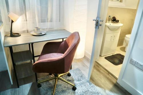 Beautiful Modern Studio Flat - Professional Market - Tap to explore photos