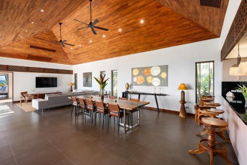 Baan Faahsai5 bedroom 家庭海景半山别墅 - Tap to explore photos