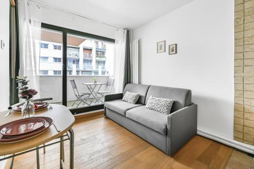 La Felicita - Studio avec Balcon Paris - Netflix - Tap to explore photos