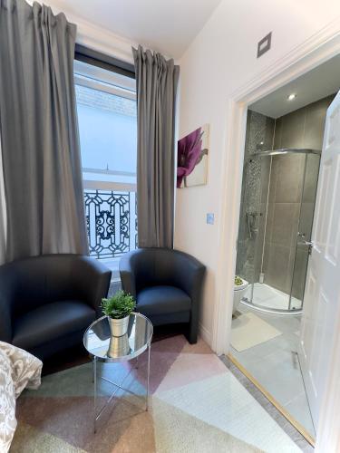 Studio flat Paddington Hyde park - Tap to explore photos