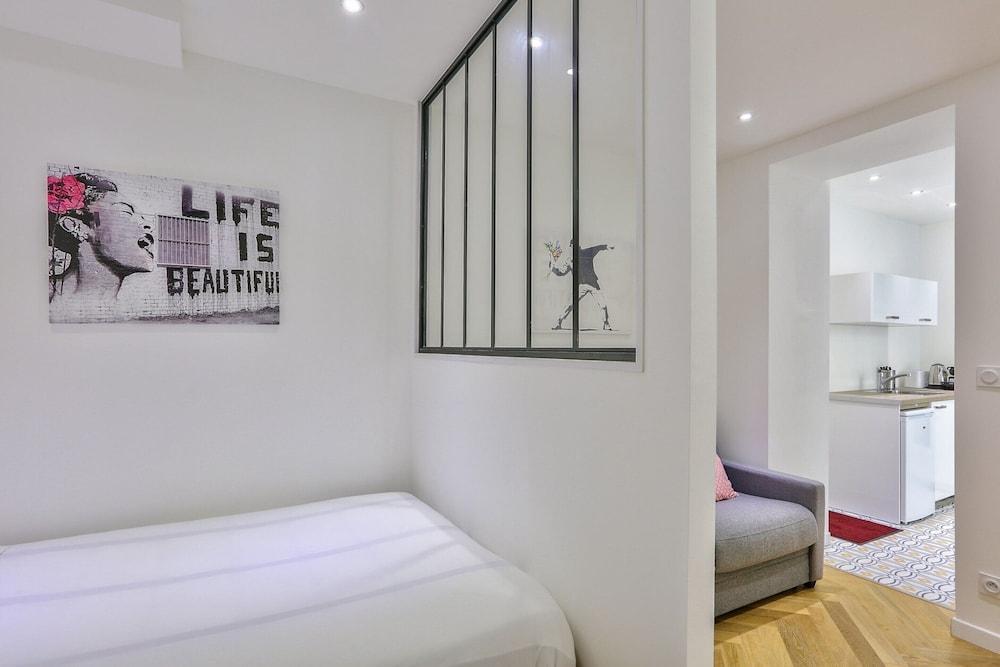 Modern and Peaceful Apartment - 1br/5p - Sentier - Tap to explore photos