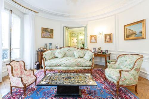 Superb 4 bdrms 185m2 Apt Trocadero - Tap to explore photos