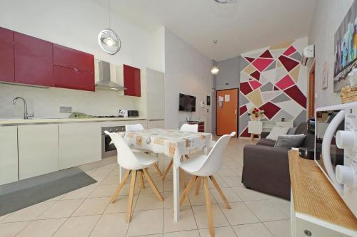 Brunelleschi House - Fiumicino Rome Airport and Fiera Roma 1 Train Stop - Tap to explore photos