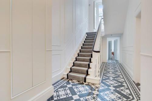 Studio steps from Marylebone St - Tap to explore photos