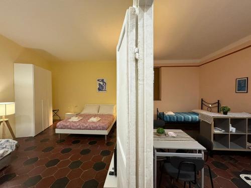 Le Due Torri in Rione Monti