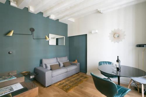 Romantic Brand New Suite in Central Paris, Bathroom, Kitchen - Tap to explore photos