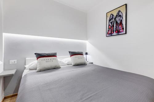 Colosseum Charming Suite with Jacuzzi near the metro - Tap to explore photos