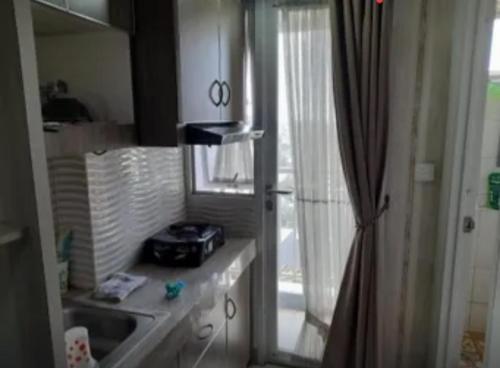 Room at parkview bintaro - Tap to explore photos