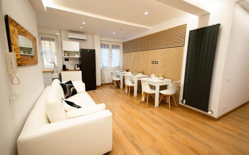 MBS Marconi Bridge Suites Guest House - Tap to explore photos