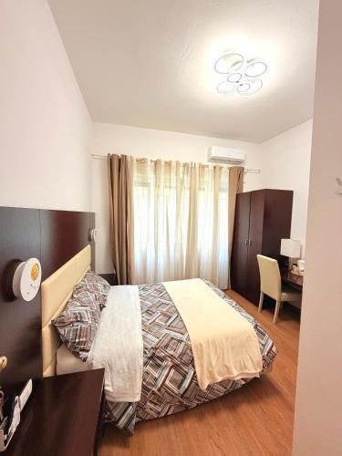MBS Marconi Bridge Suites Guest House - Tap to explore photos