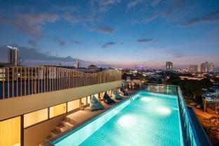 P-Park Hotel Pattaya - Tap to explore photos