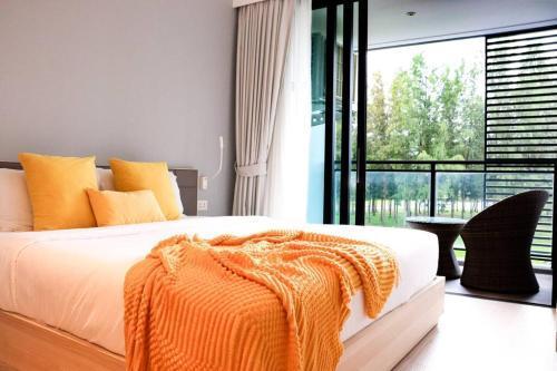 Cassia Residences Sea View - Tap to explore photos