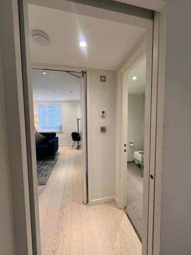 Soho fantastic apartment - Tap to explore photos