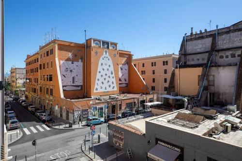 HospitalityRome Sunny San Lorenzo - Tap to explore photos