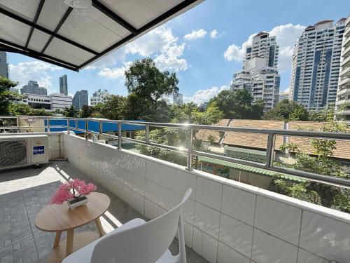 Apamet Hotel Sukhumvit 55 - Tap to explore photos