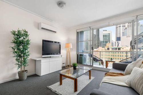 A Modern Apt City Views Next to Darling Harbour - Tap to explore photos